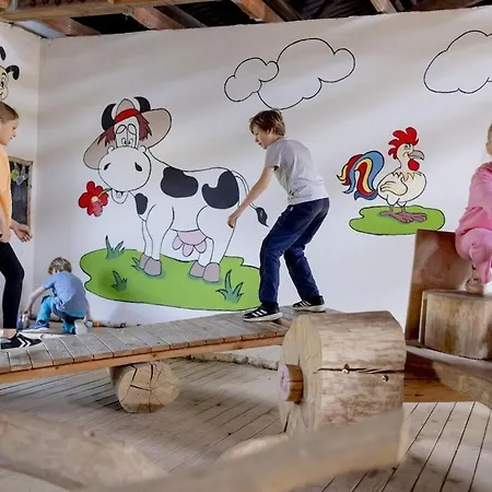 בית נופש Farm In With Swimming Pool *